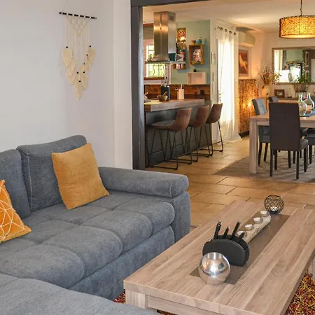 Holiday home Beautiful In With Kitchen