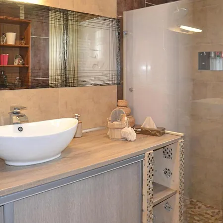 Beautiful In With Kitchen * Campagnan
